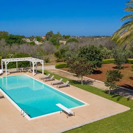 Iride 10&2, Emma Villas Villa *