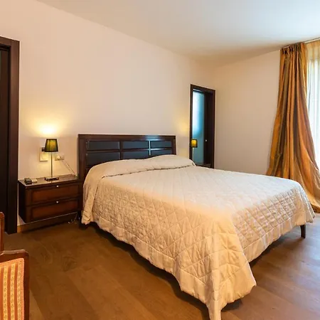 Villa Iride 10&2, Emma Villas Casarano