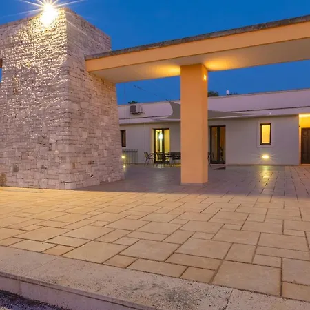 Vila Iride 10&2, Emma Villas